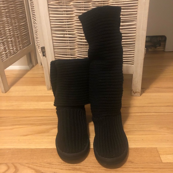 UGG Classic Cardy Button Detailed Knit Boots Sz 7 - Picture 3 of 8